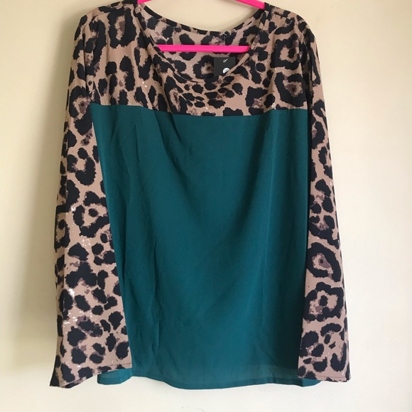 ‼️LAST CALL PRICE FIRM‼️ 💚 Leopard long sleeve blouse! - Picture 7 of 15